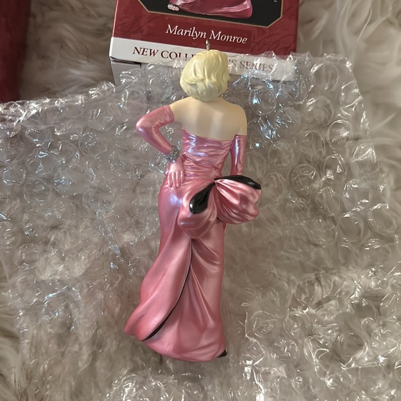 Set of 2 Marilyn Monroe Collector’s Series Keepsake Vintage Hallmark Ornaments - Picture 5 of 8
